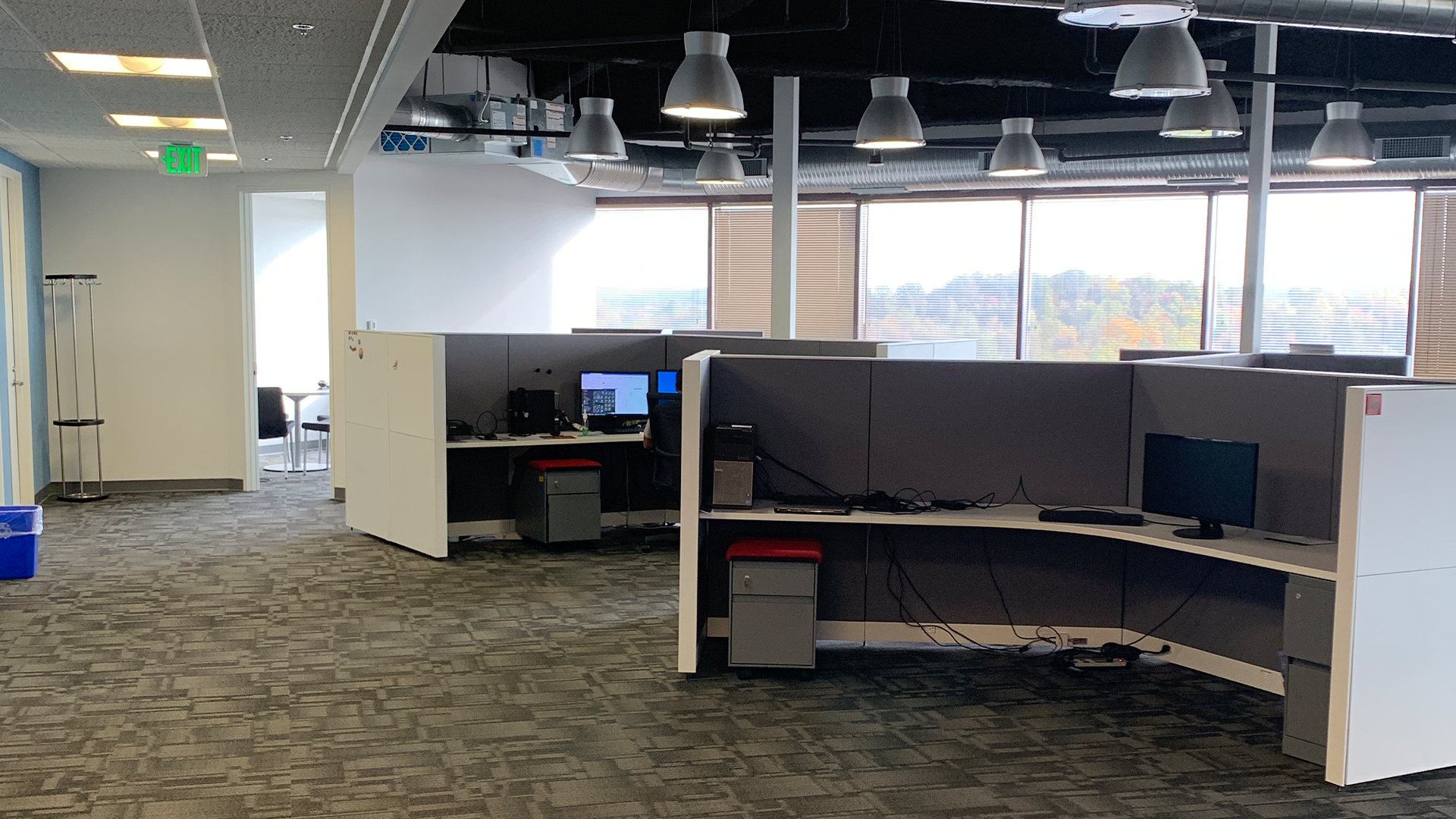 10461 Mill Run workstations