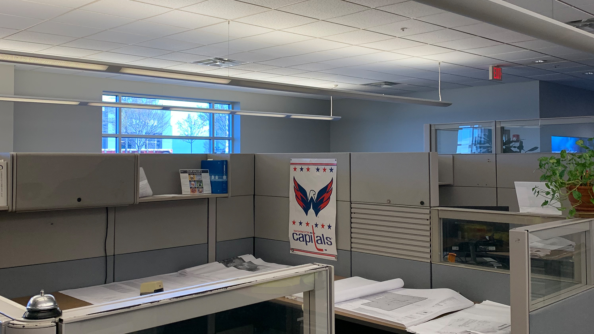 13261 Mid Atlantic Blvd - workstations