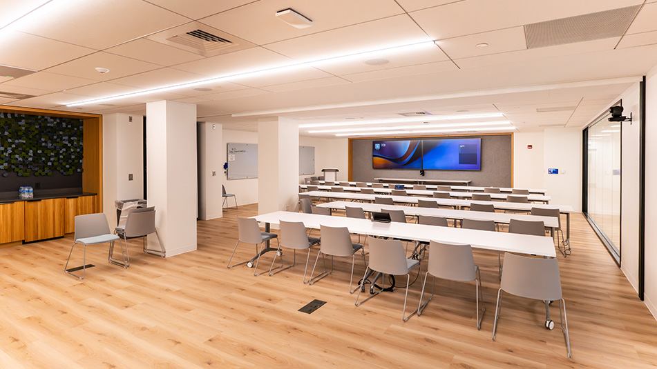3 Van de Graaff Drive, Burlington Sublease