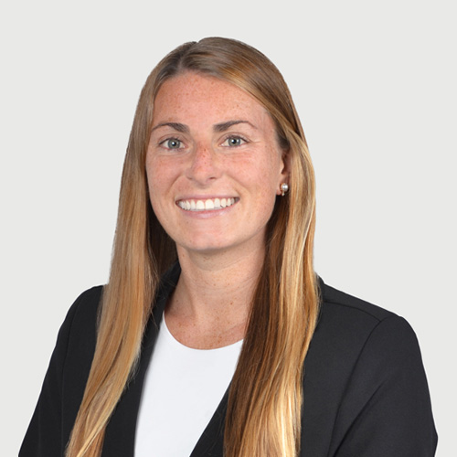 Caitlin Mahoney Headshot