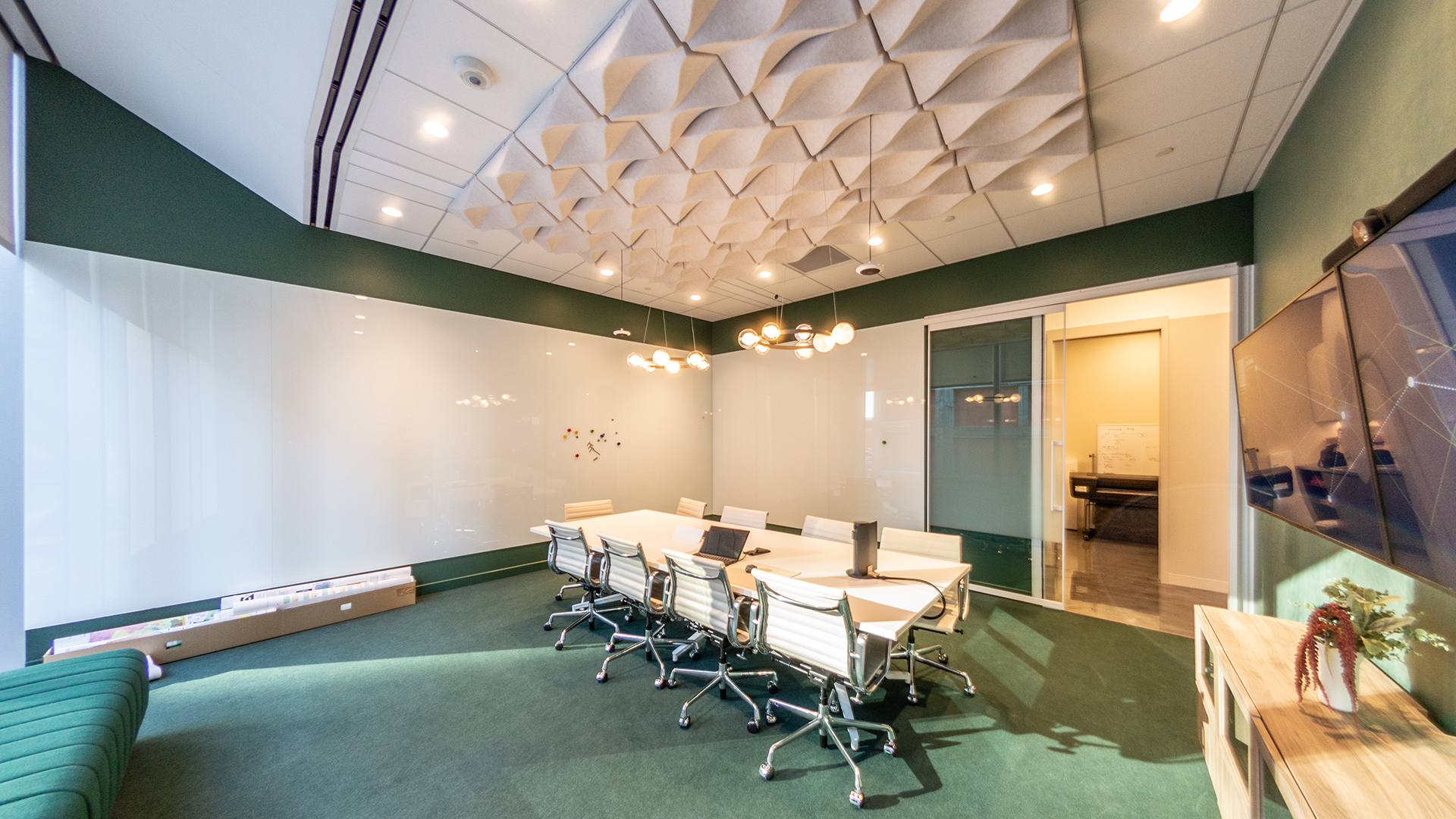 Green Meeting Room