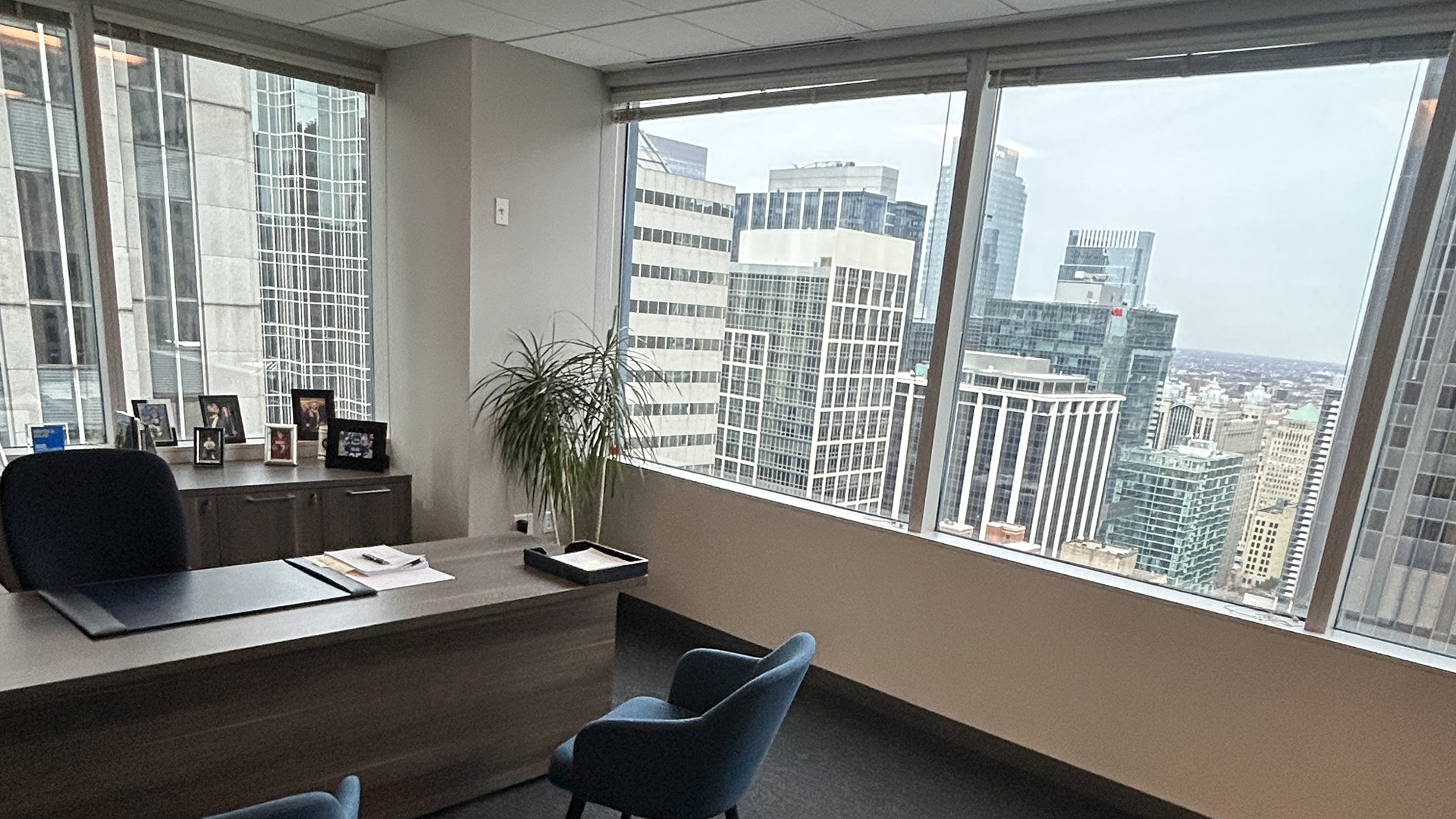 Corner office with a view at 10 S LaSalle in Chicago IL 