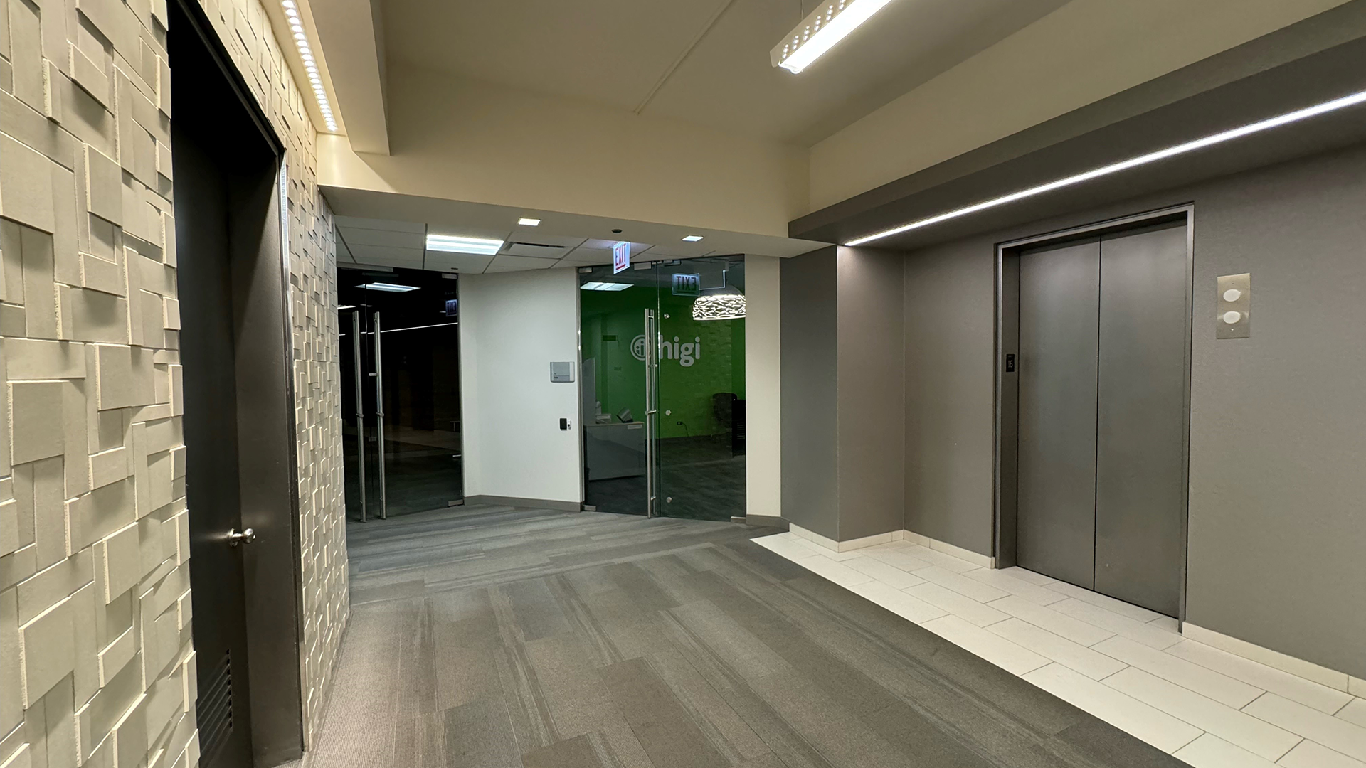 100 S Wacker - Interior elevator 
