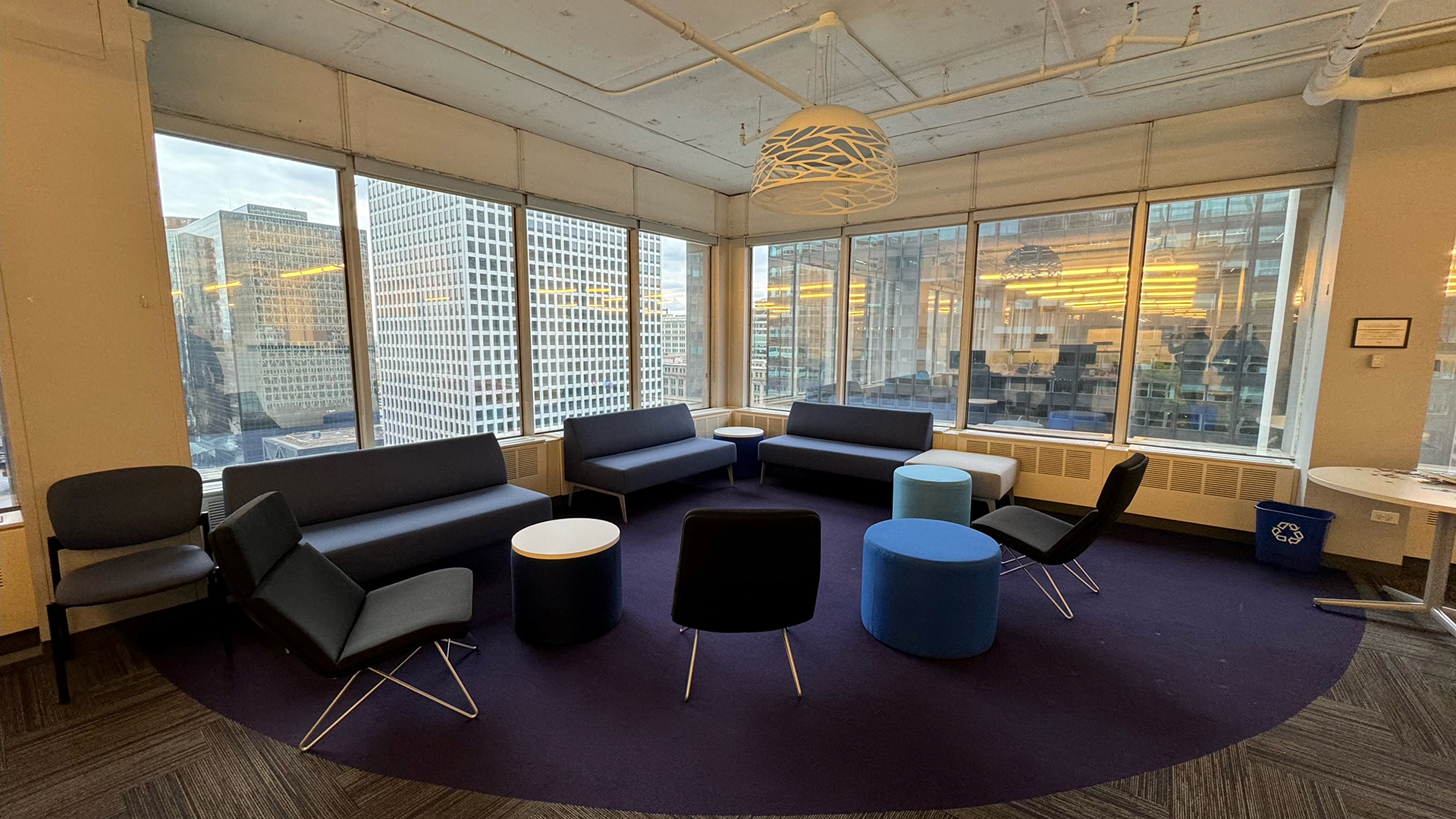 100 S Wacker - Interior Common Area
