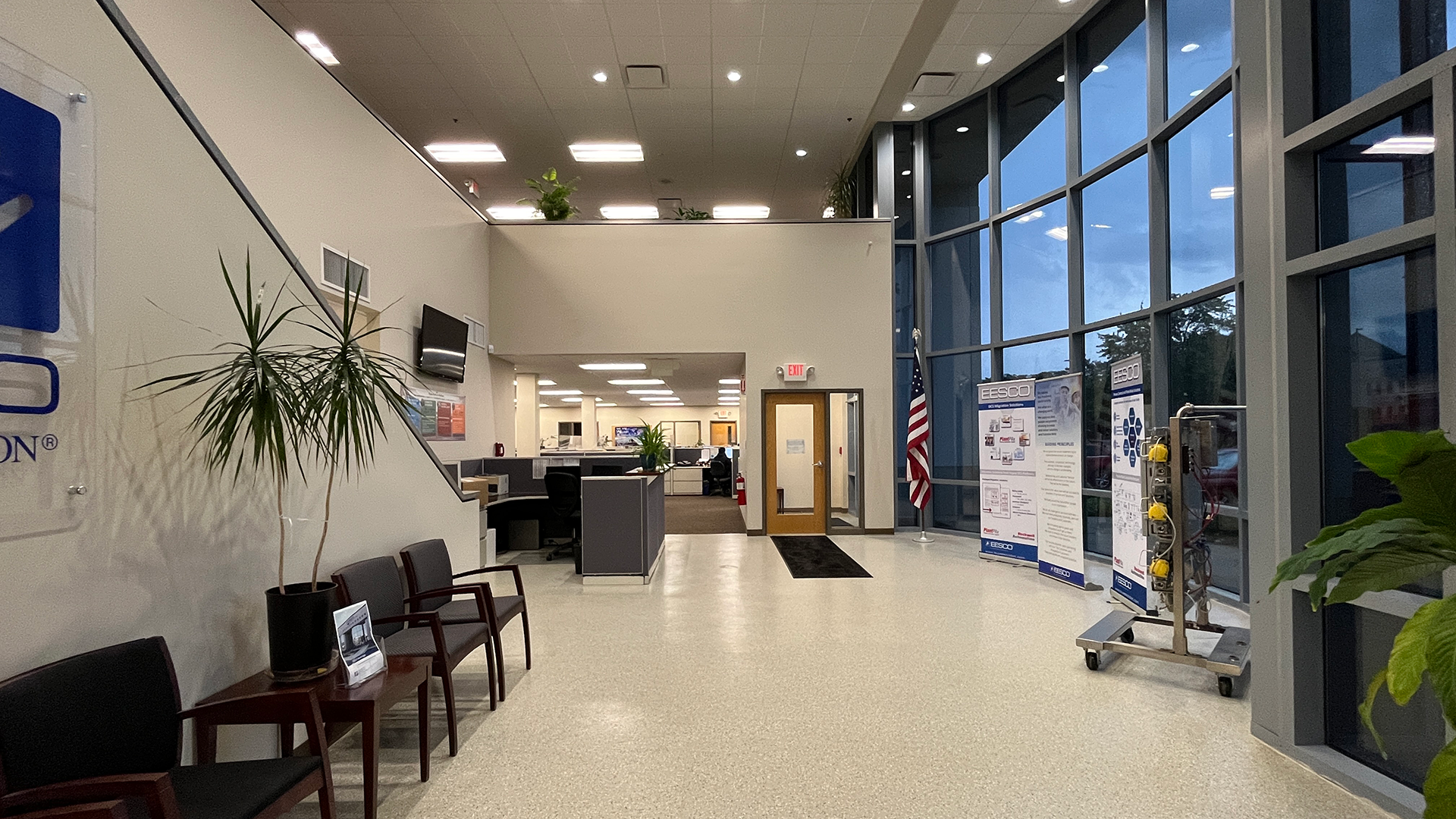 2401 Internationale lobby area