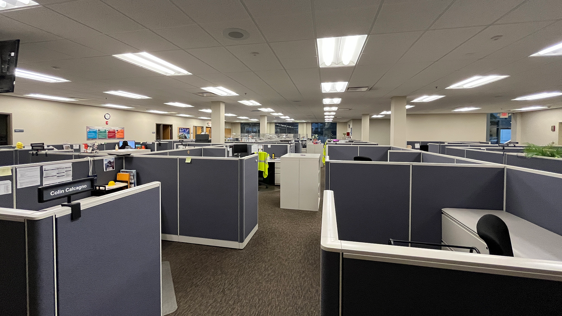 2401 Internationale - Interior shot of cubicles