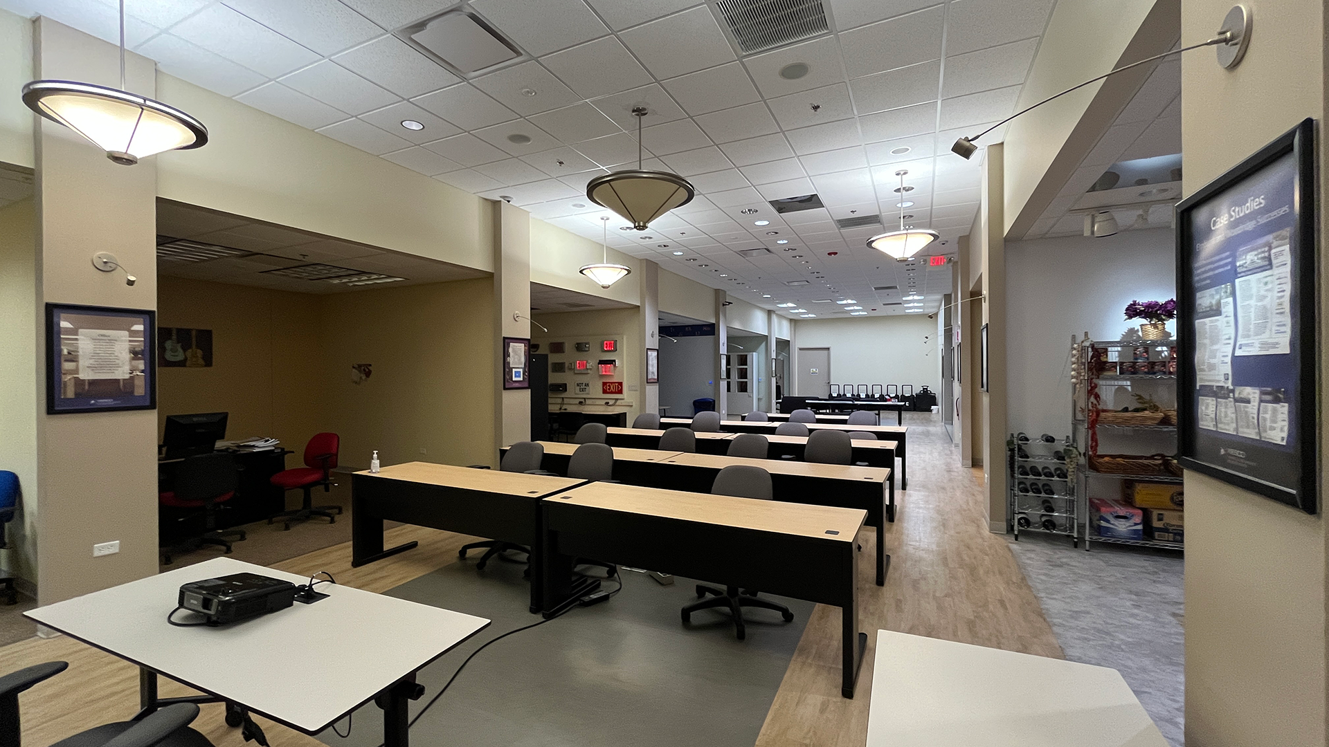 2401 Internationale - Interior shot of dining/common area