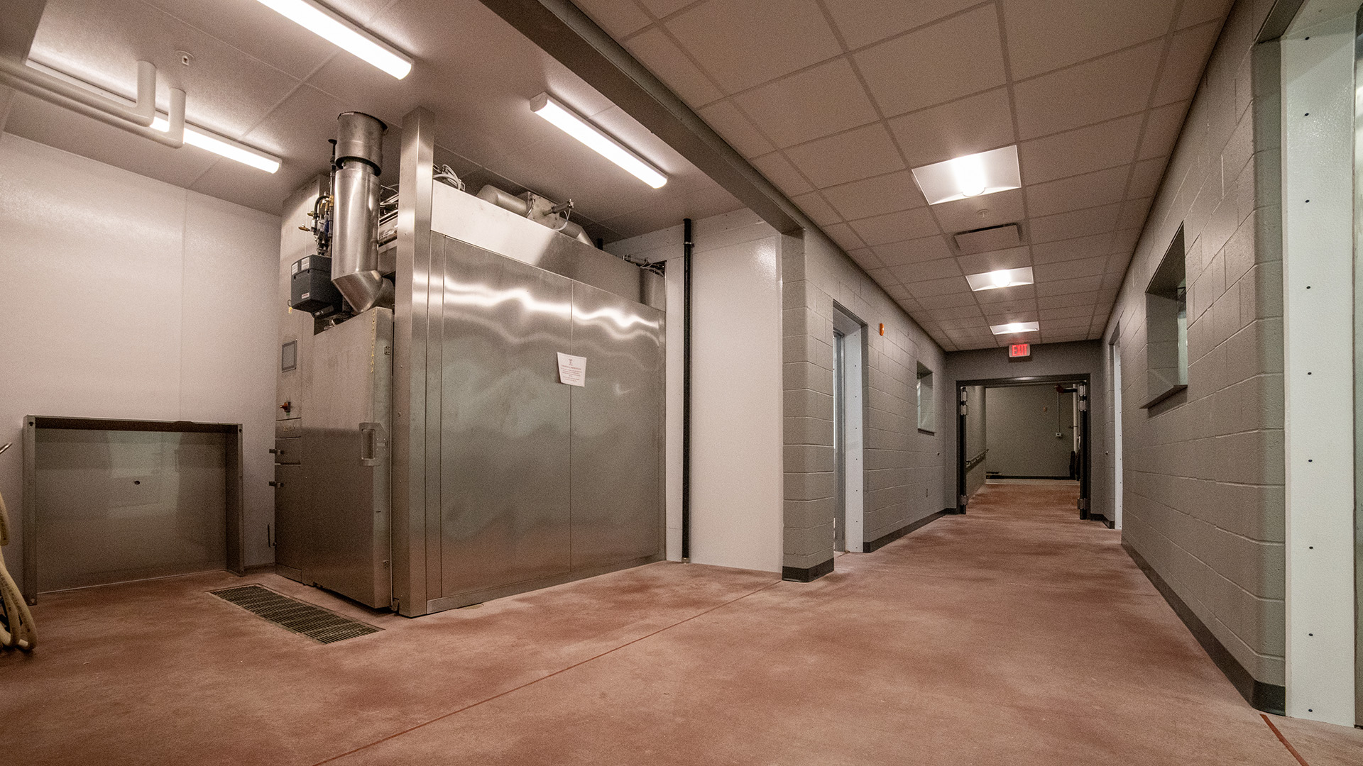 Interior of 4808 Kanawha blvd industrial room