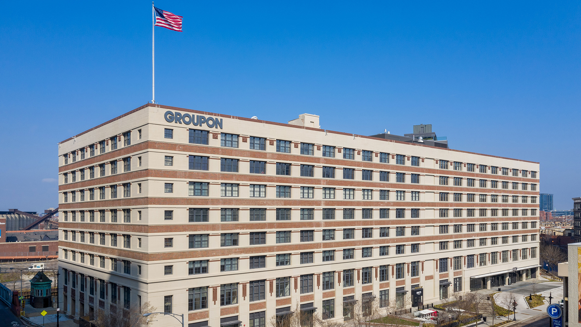 600 W Chicago - Outside main photo of building