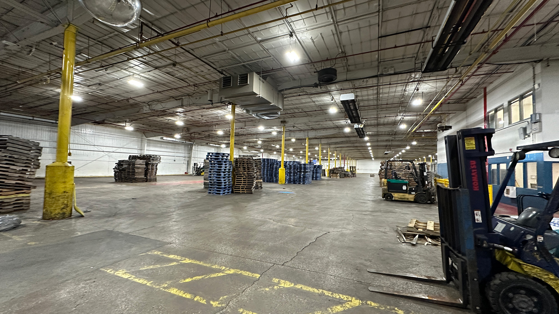 Open industrial space inside of industrial property 650 W 51st Street