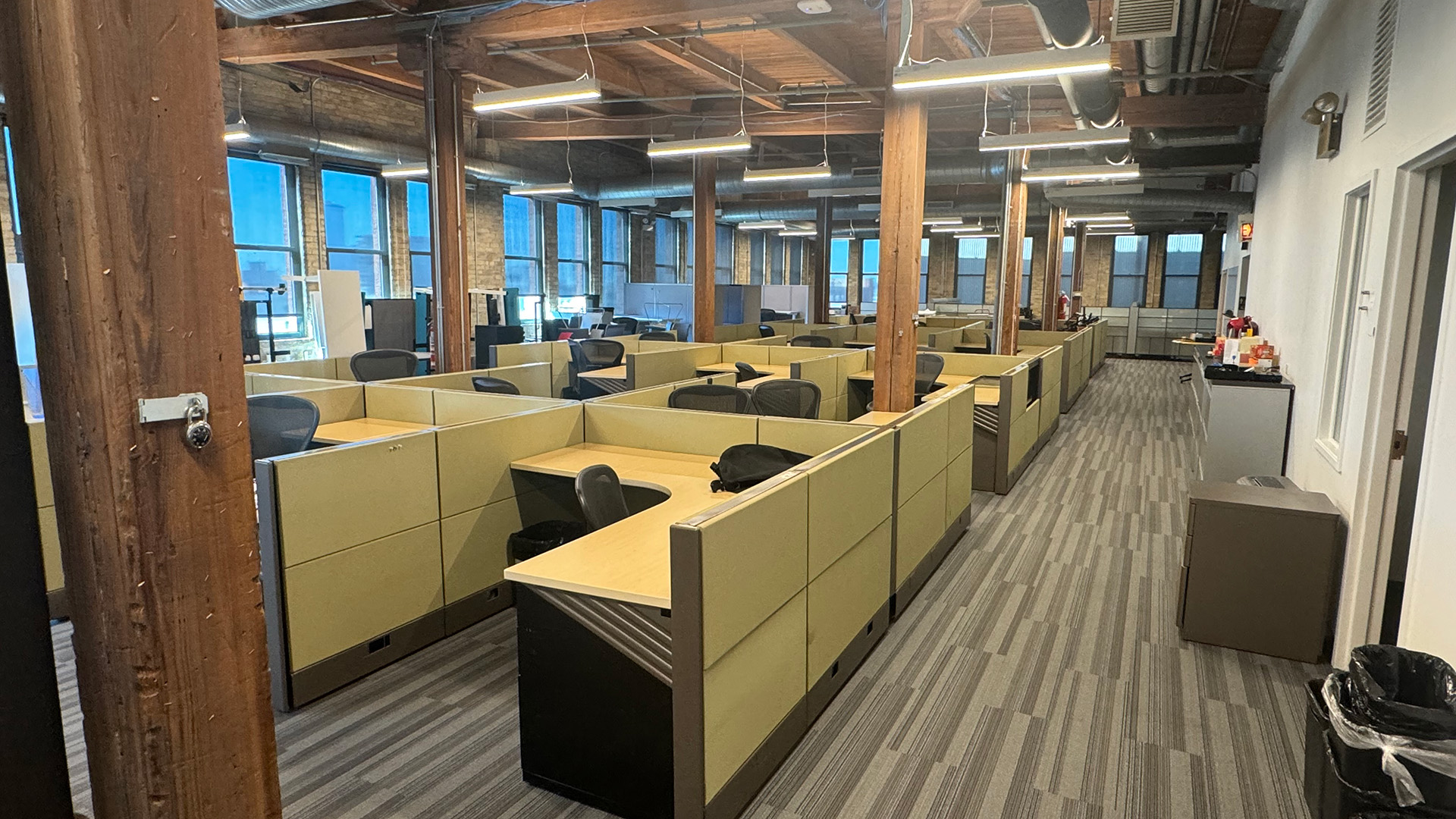 770 N Halsted Interior Office Cubicles