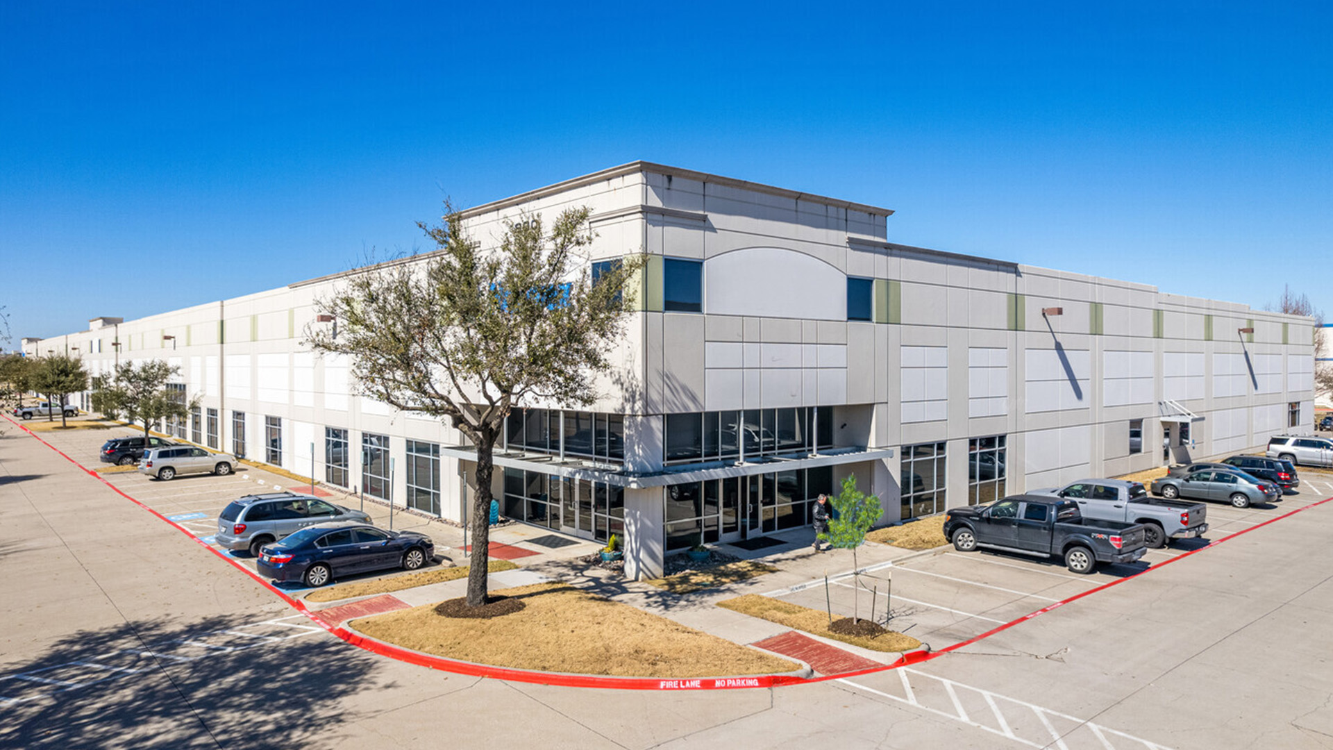 800 W Bethel Coppell, TX Building View