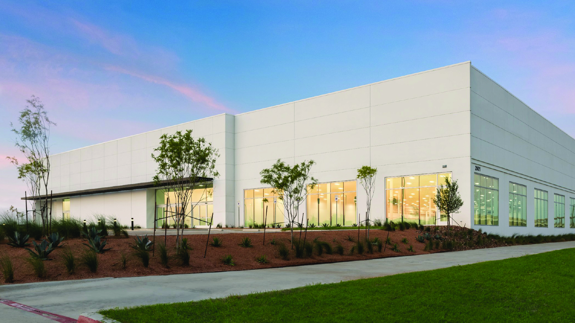 Industrial Sublease:  ±24,533 SF Available - Warehouse/Showroom