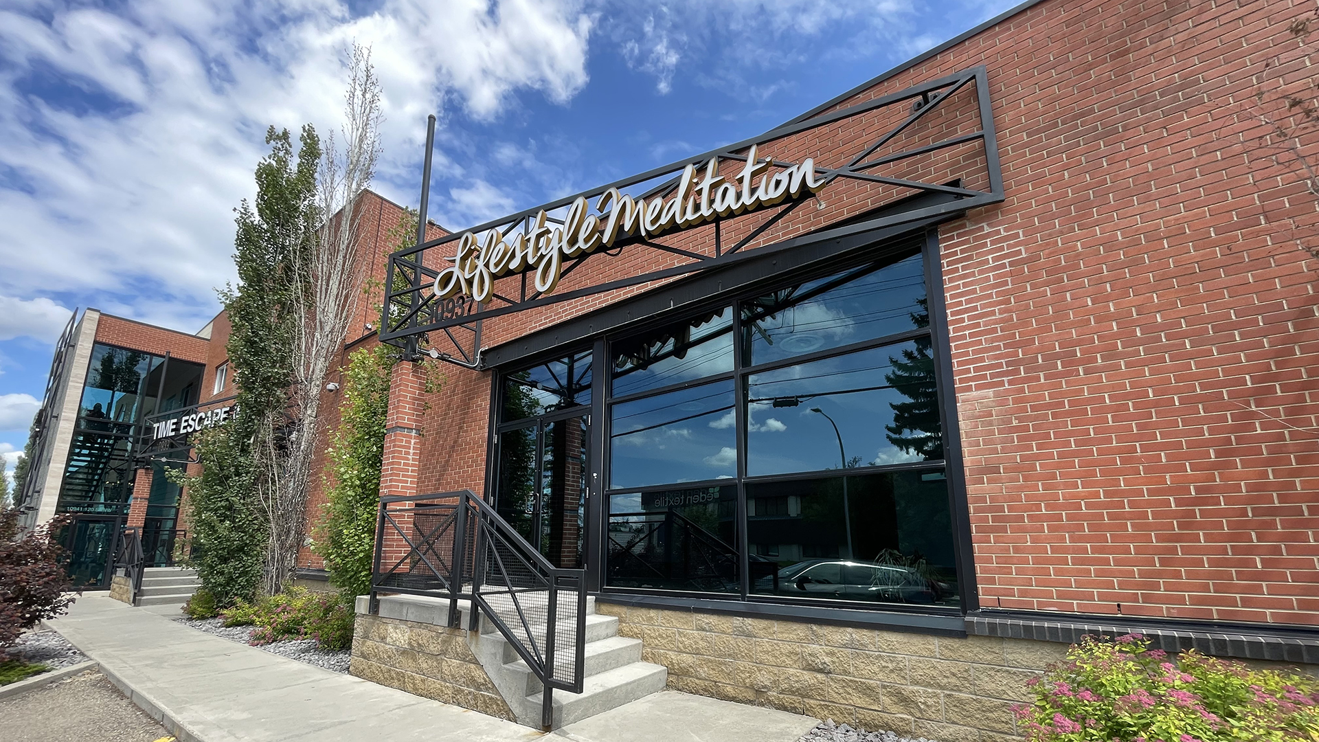 Holland Plaza Hero 1920x1080