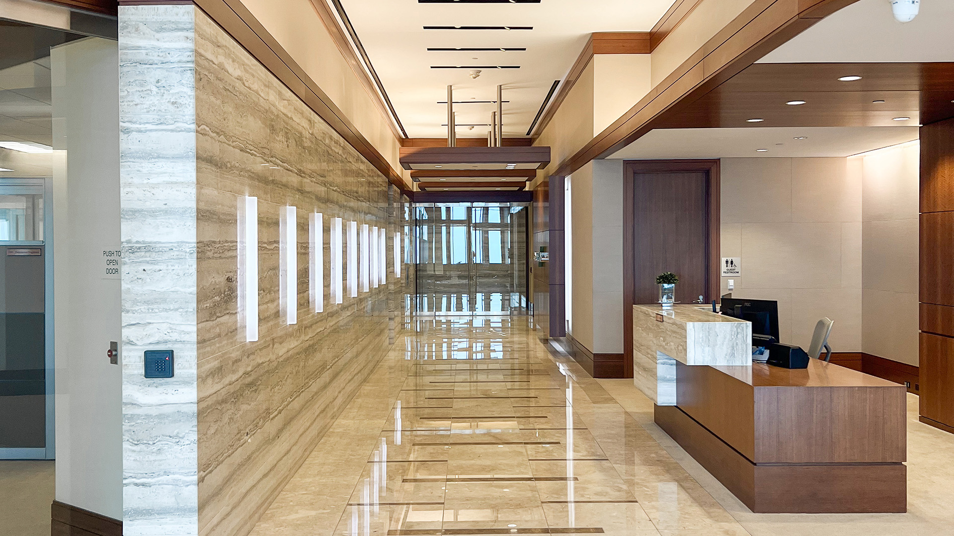 1000 Louisiana - Reception Photo 1