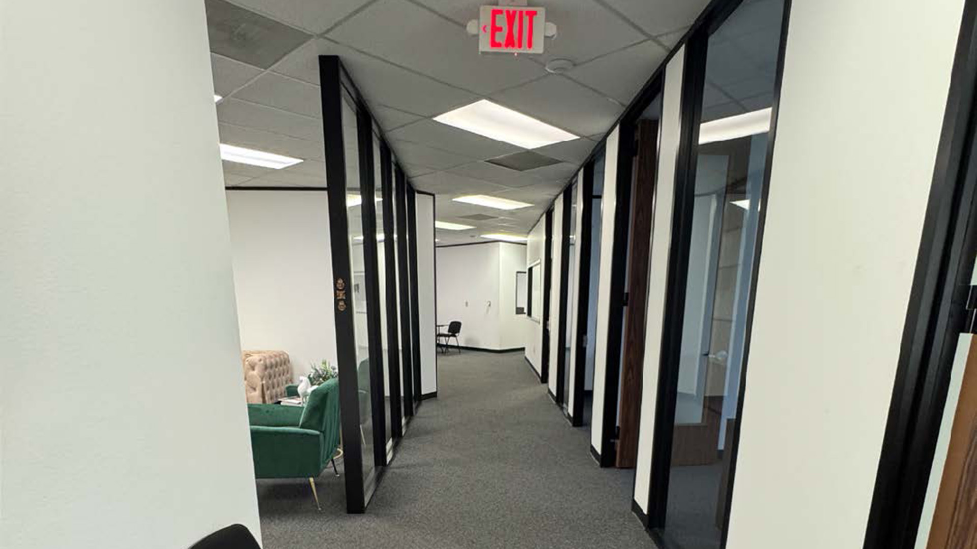 11931 Wickchester Ln - Corridor Photo