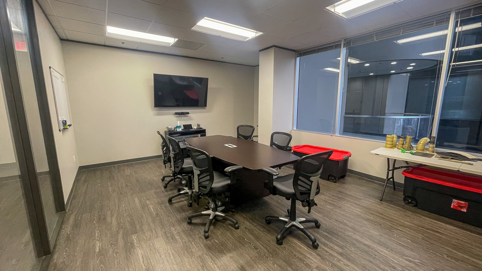 16010 Barkers Ln Conference Room Photo