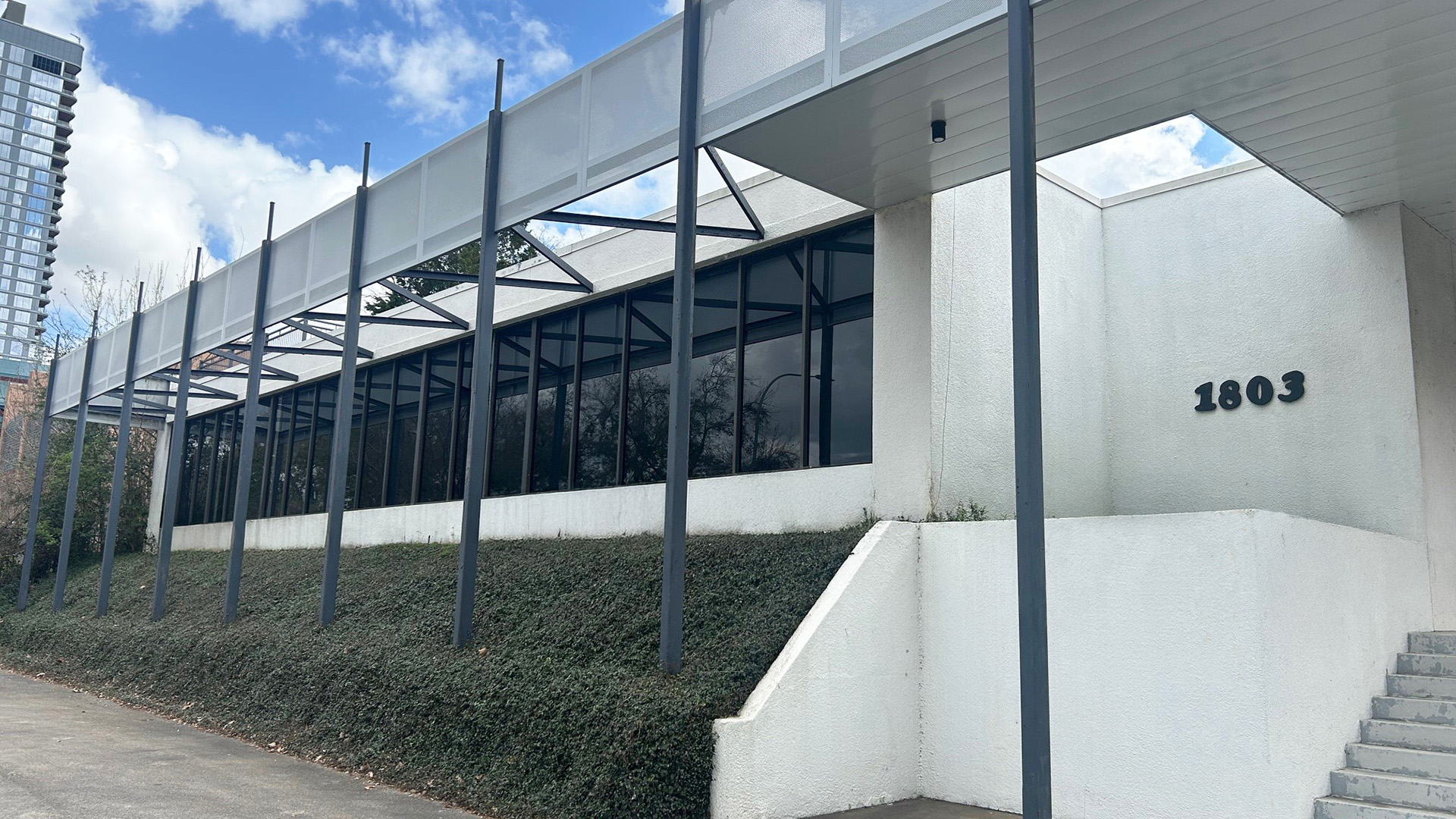 1803 Allen Parkway Building Hero Photo