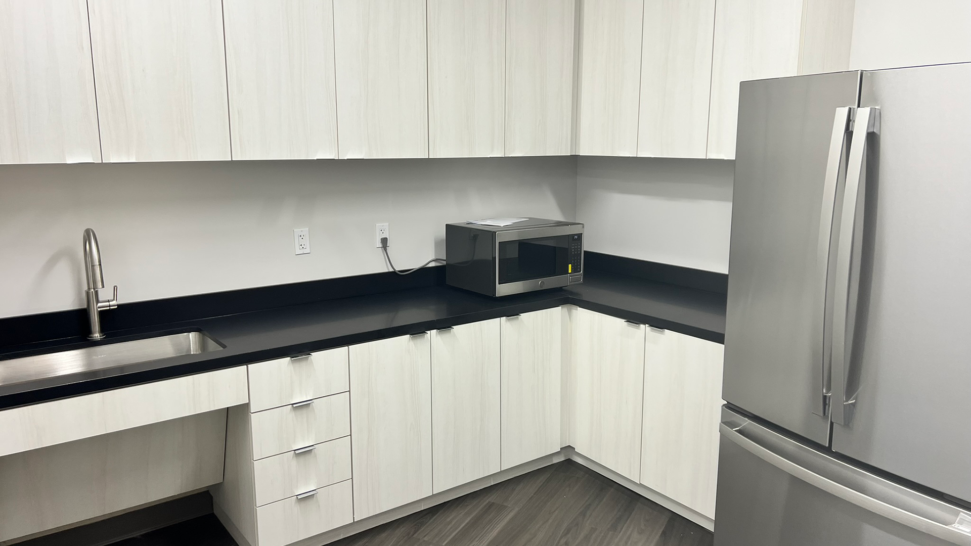 4888 Loop Central Dr - Suite 450 - Kitchen Photo