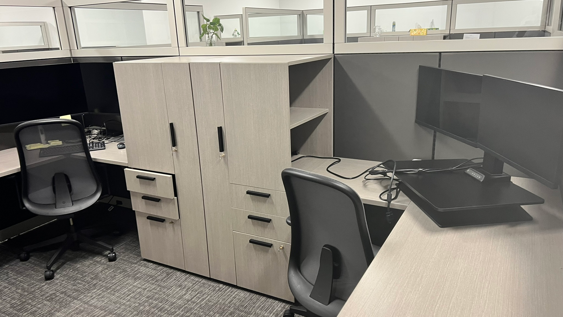 4888 Loop Central Dr - Workstation Photo