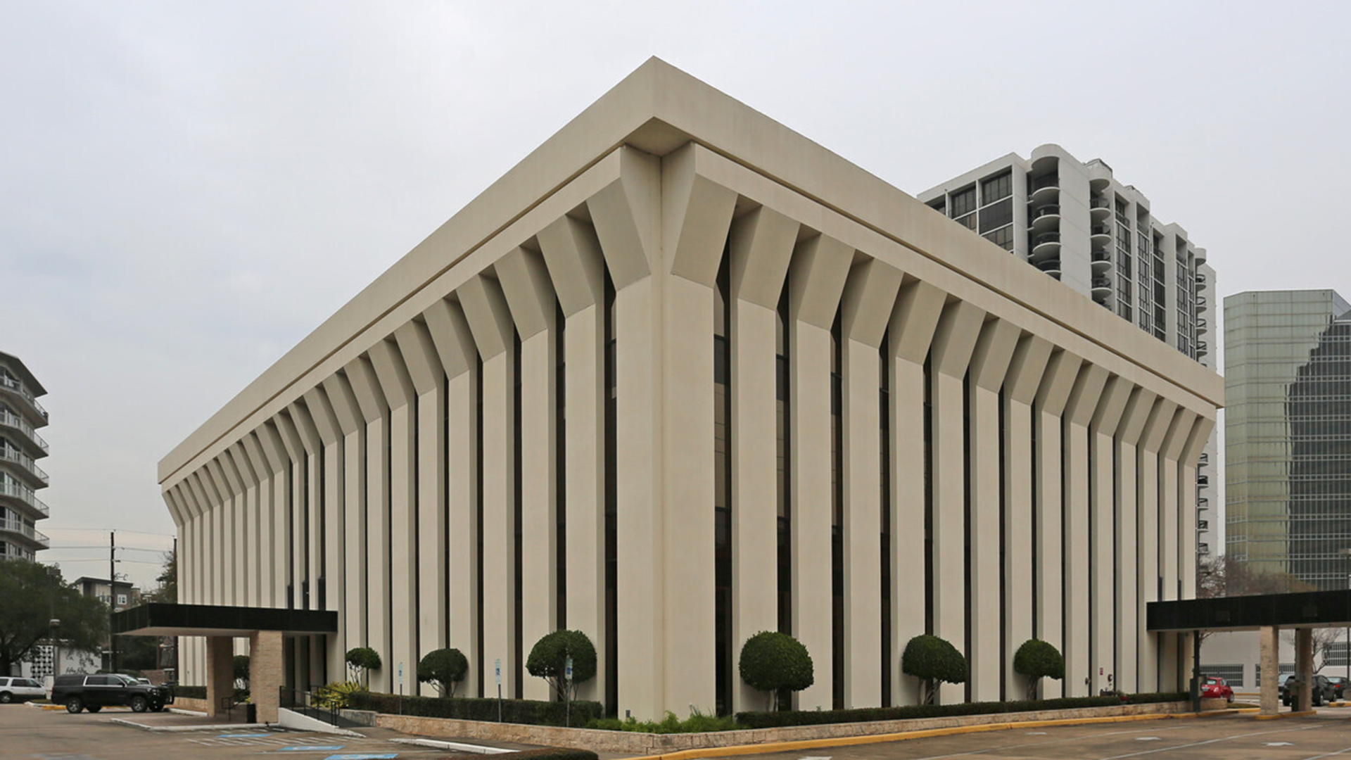 5005 Woodway Dr Building Hero Photo