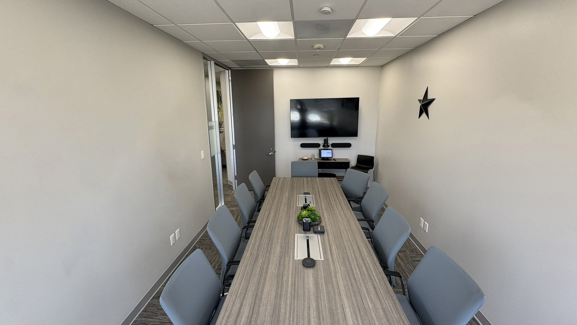 5718 Westheimer Conference Room Photo