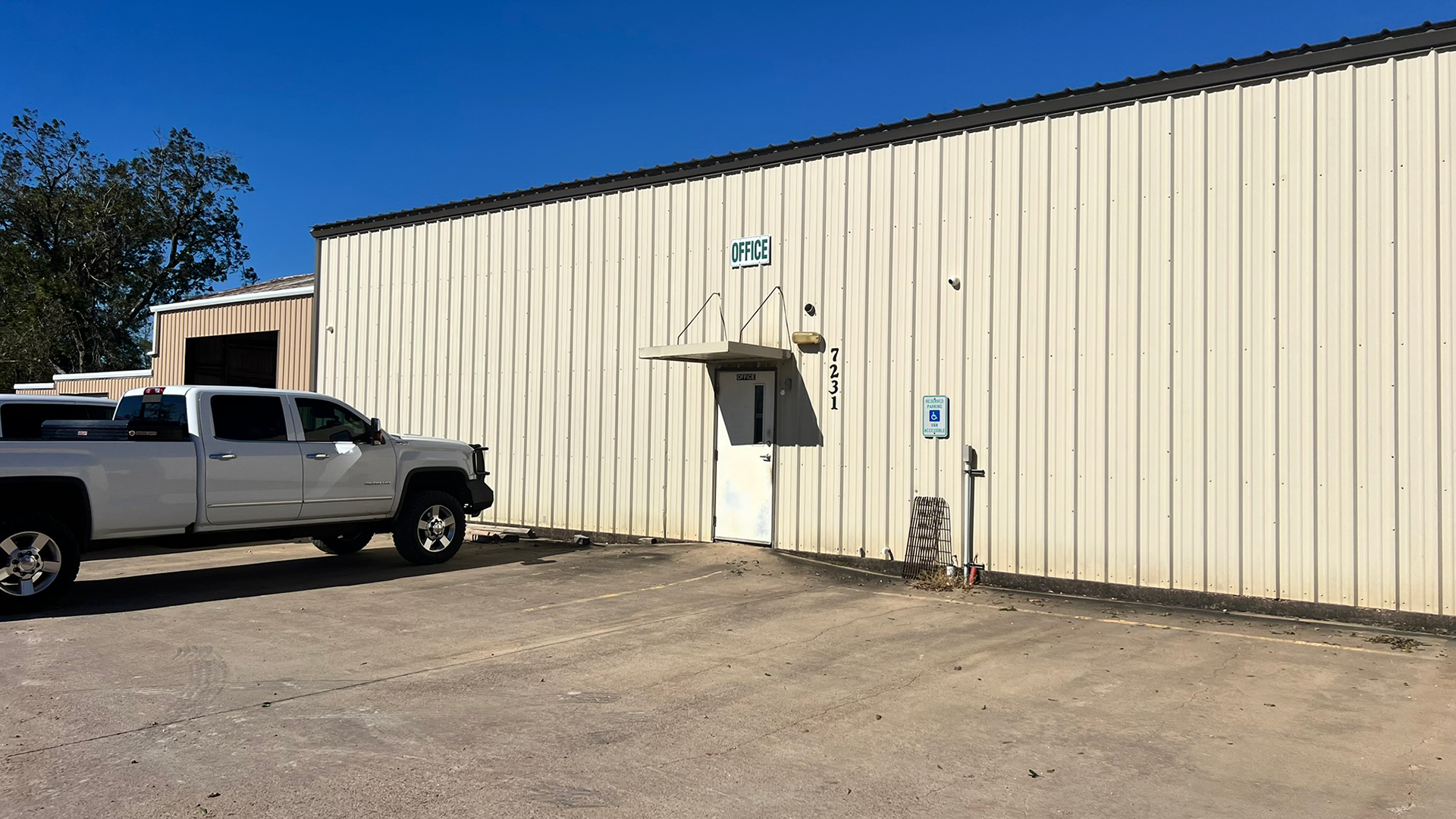 7231 Almeda Genoa Building 2 Photo