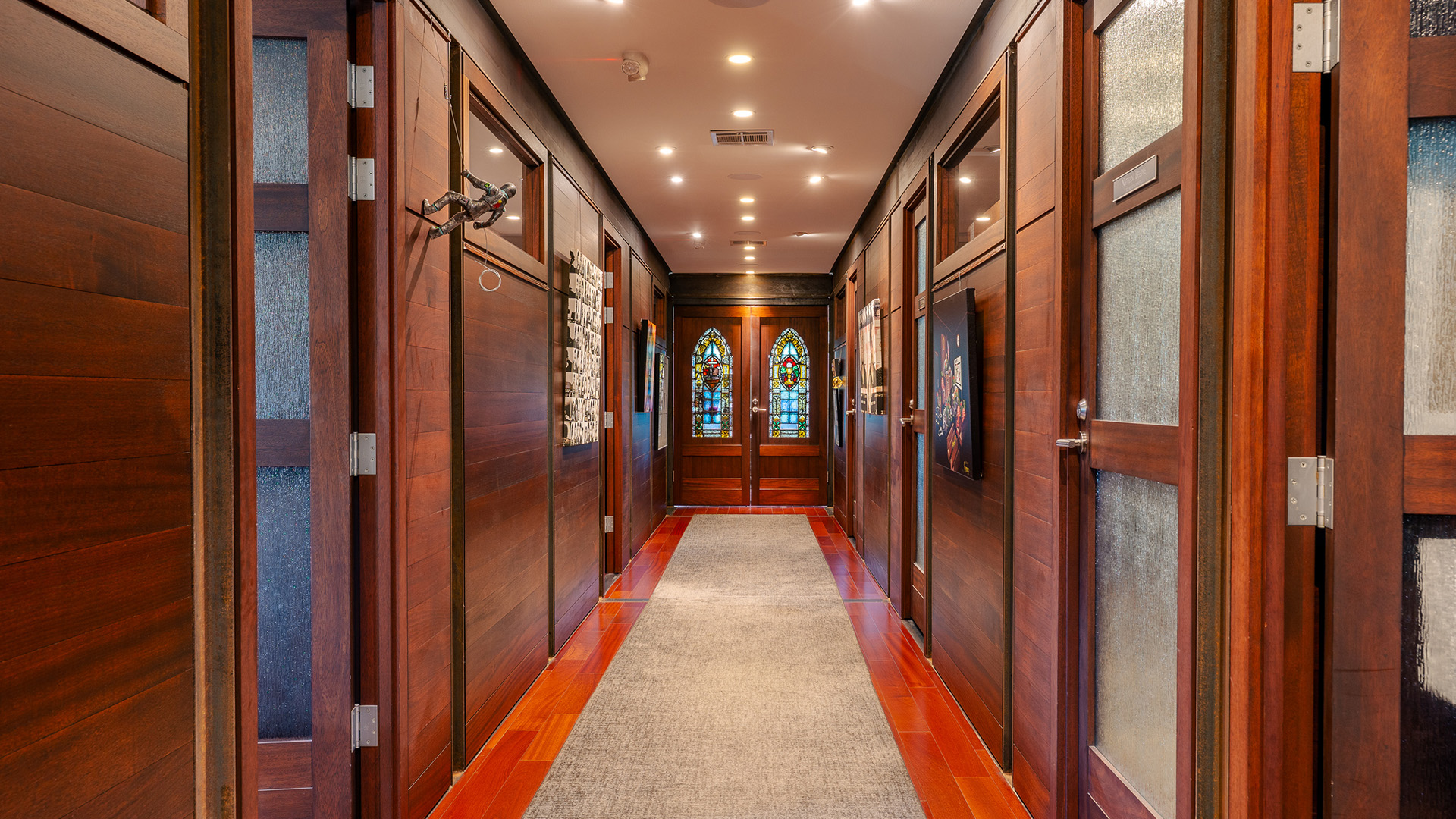 733 E 12th 1/2 St - Hallway Photo