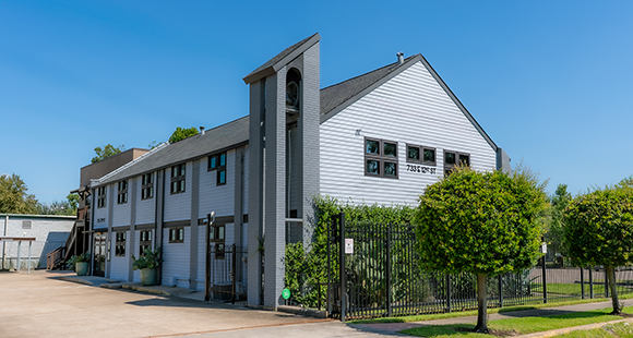 733 E 12th 1/2 St - Building Hero Photo