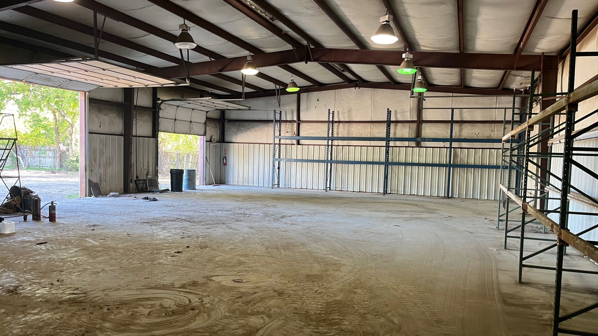 8226 Warren Rd Building Interior Photo