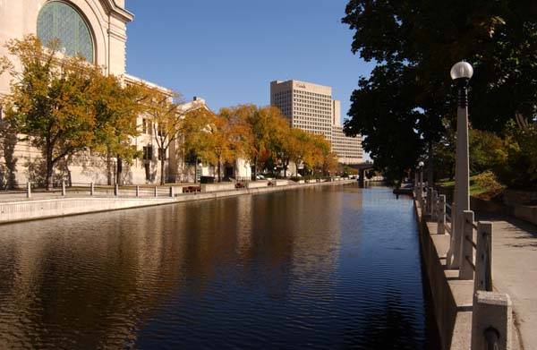 Ottawa_Rideau_Canal_summer_courtesy_city_of_ottawa