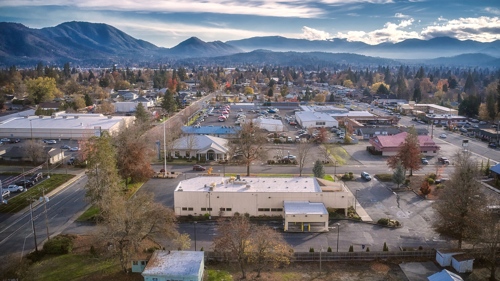 For sale - former bank building in Grants Pass