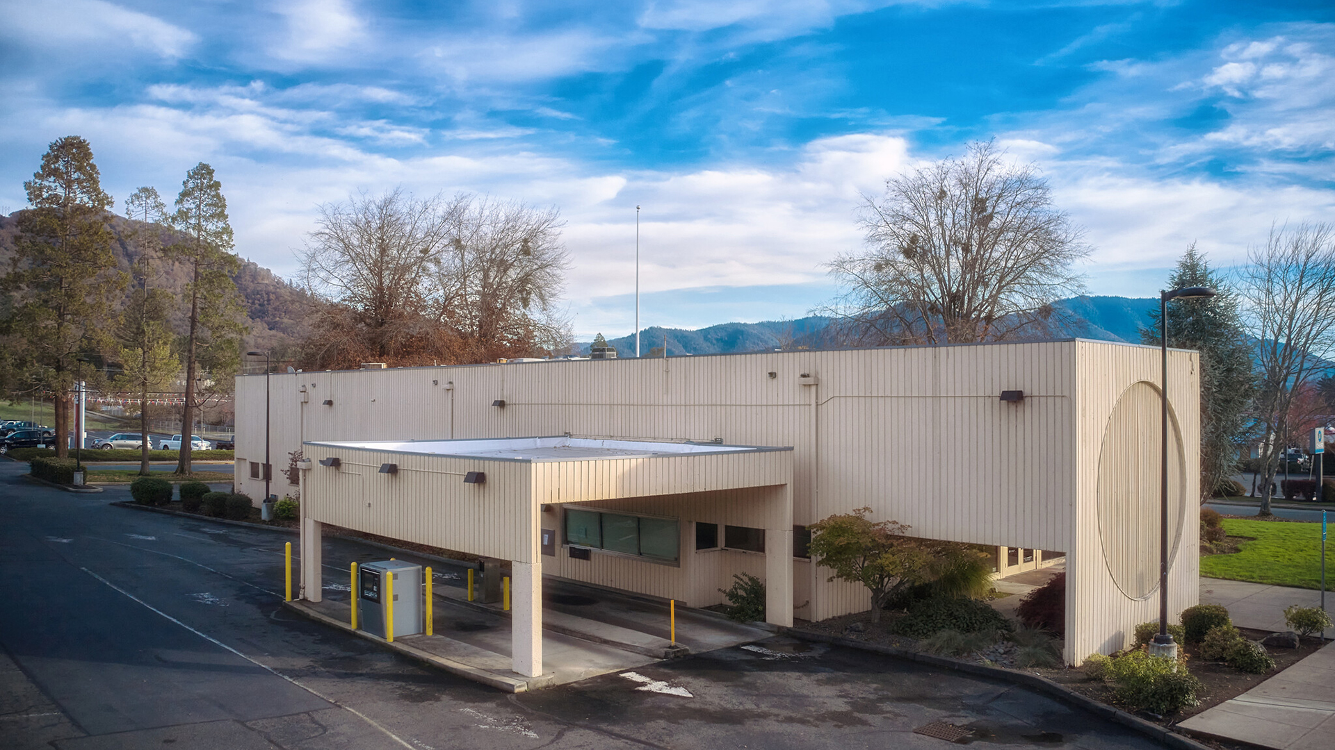 For sale - former bank building in Grants Pass