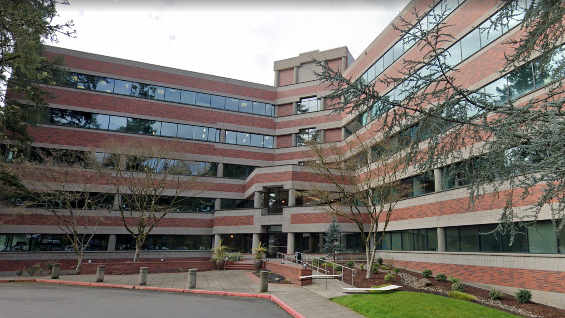 Sublease at 5 Centerpointe, Lake Oswego, OR