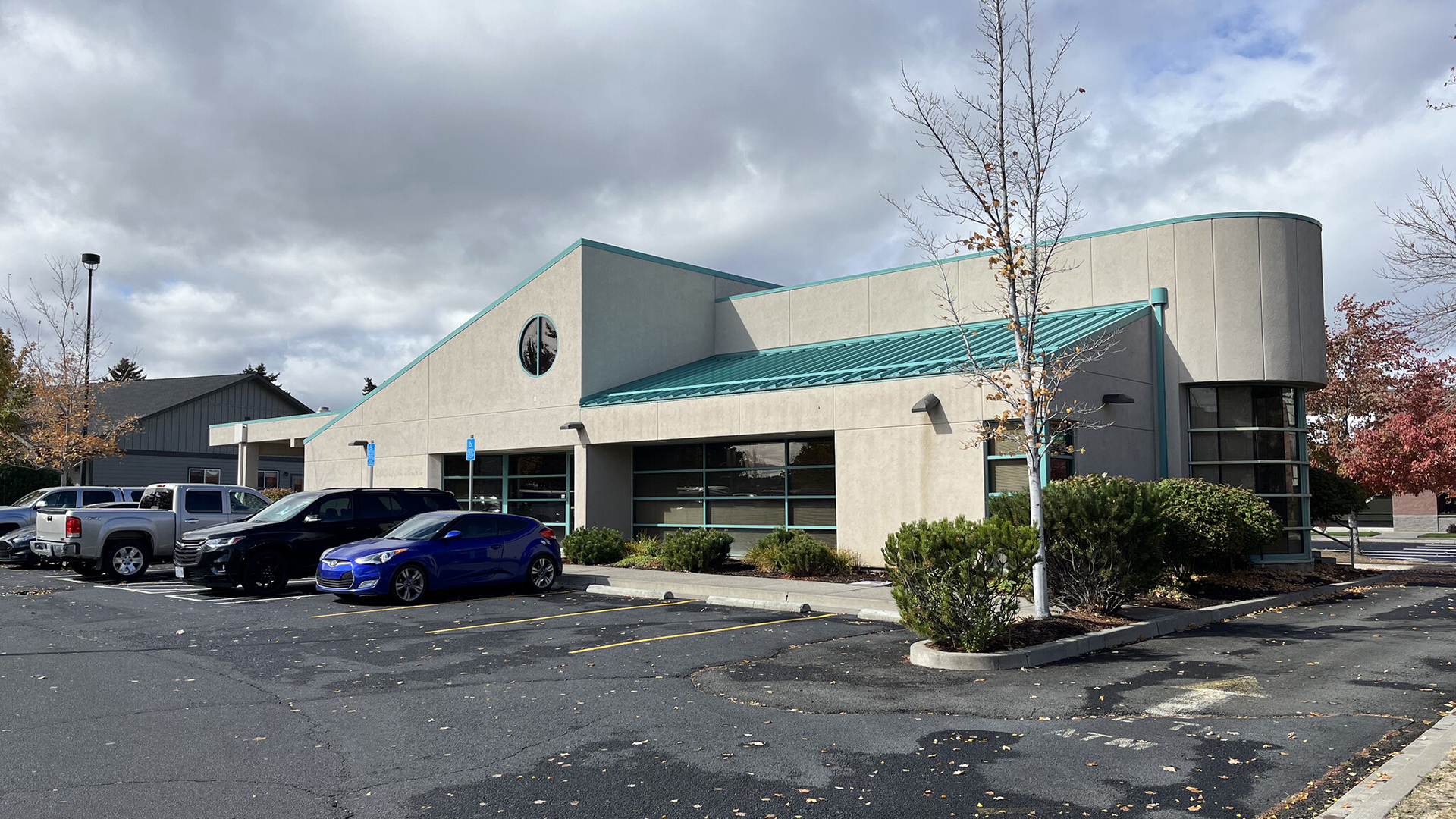 Building for sale at 948 SW Veterans Way, Redmond, OR