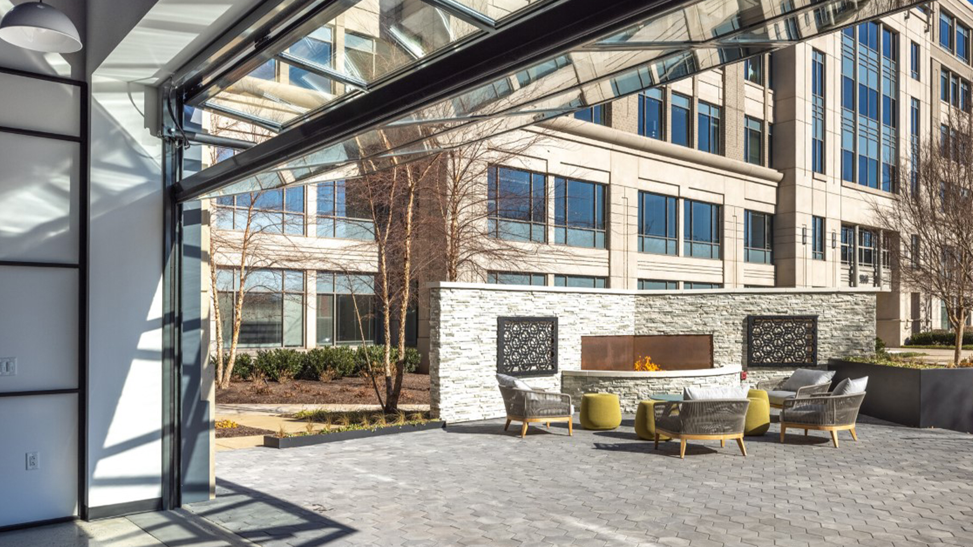 5870 Trinity - outdoor area