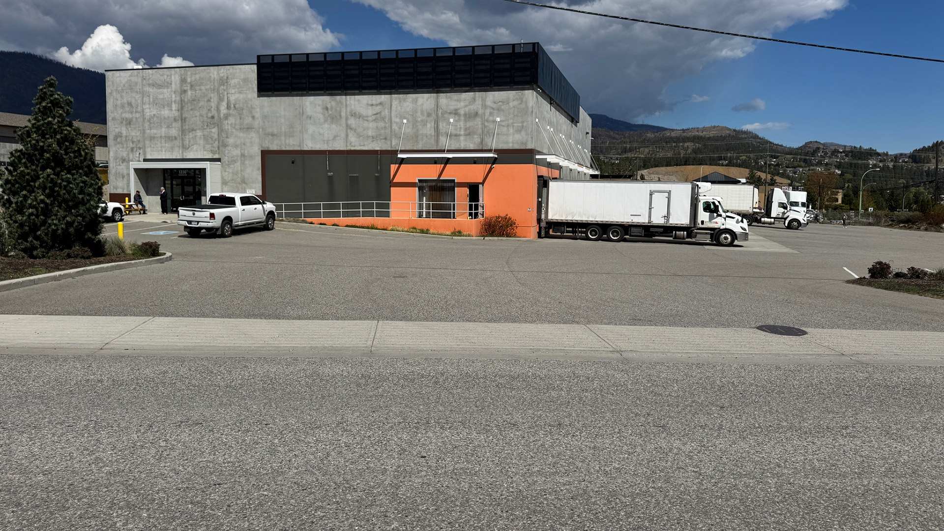 Bldg photo