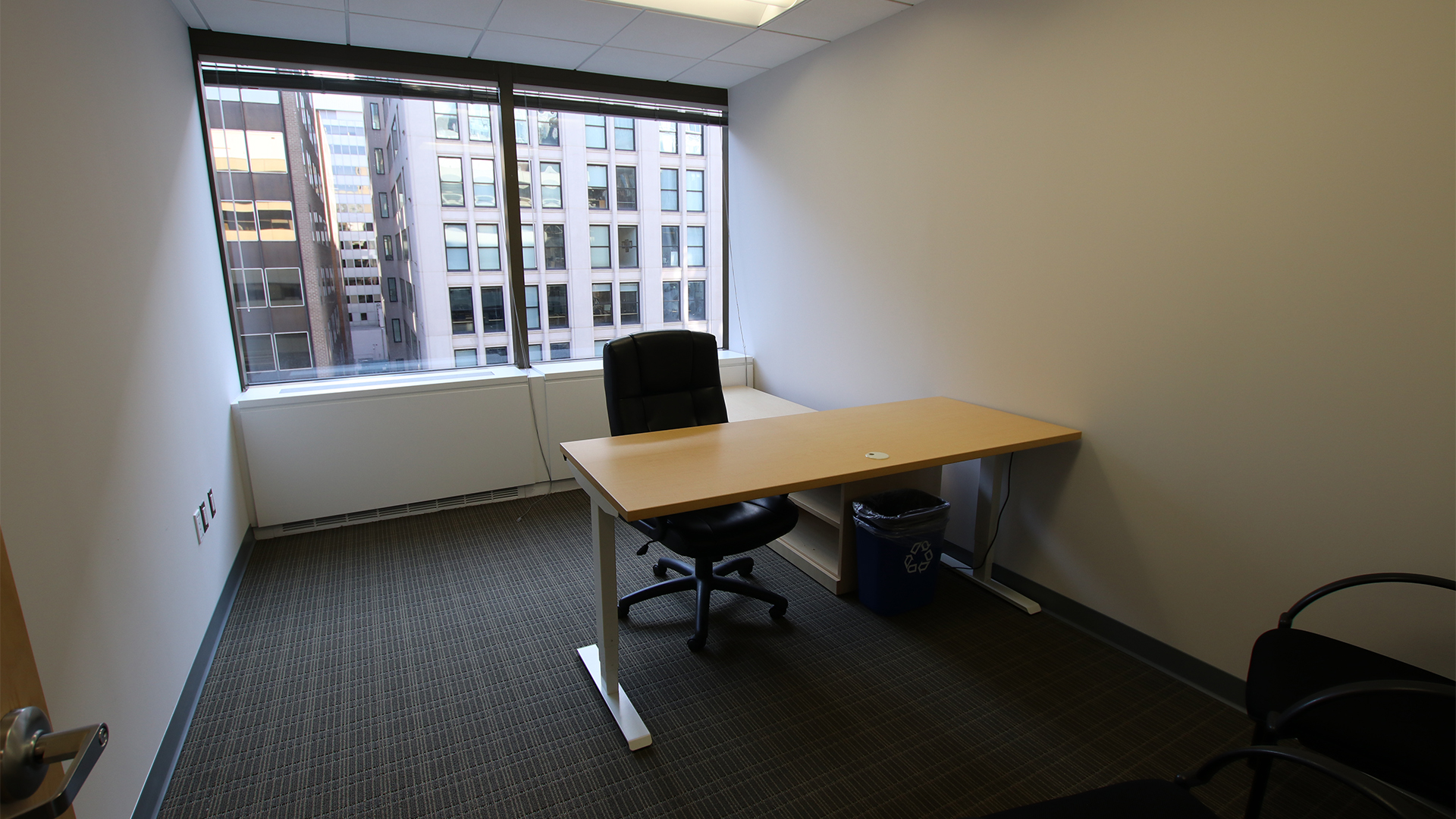 1020 19th St NW - windowed office