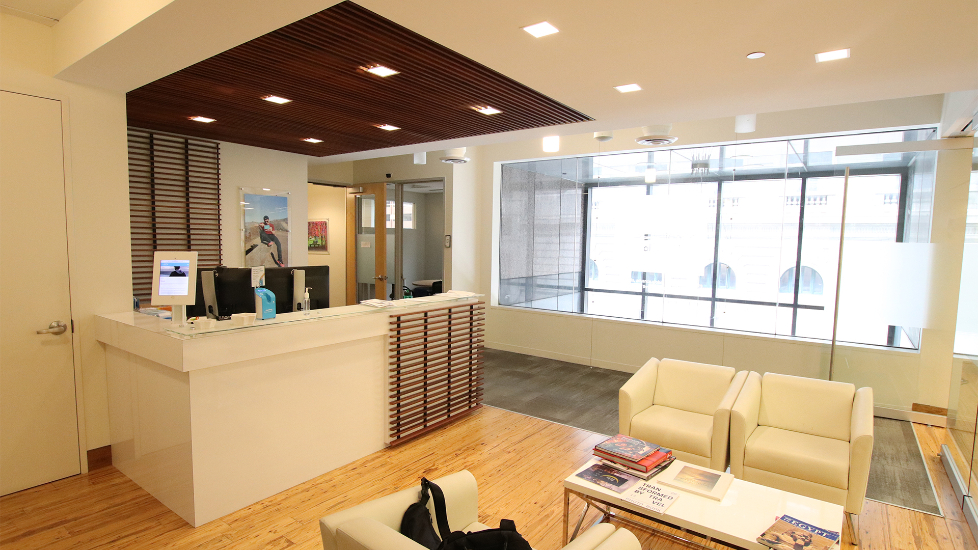 1250 H St - reception