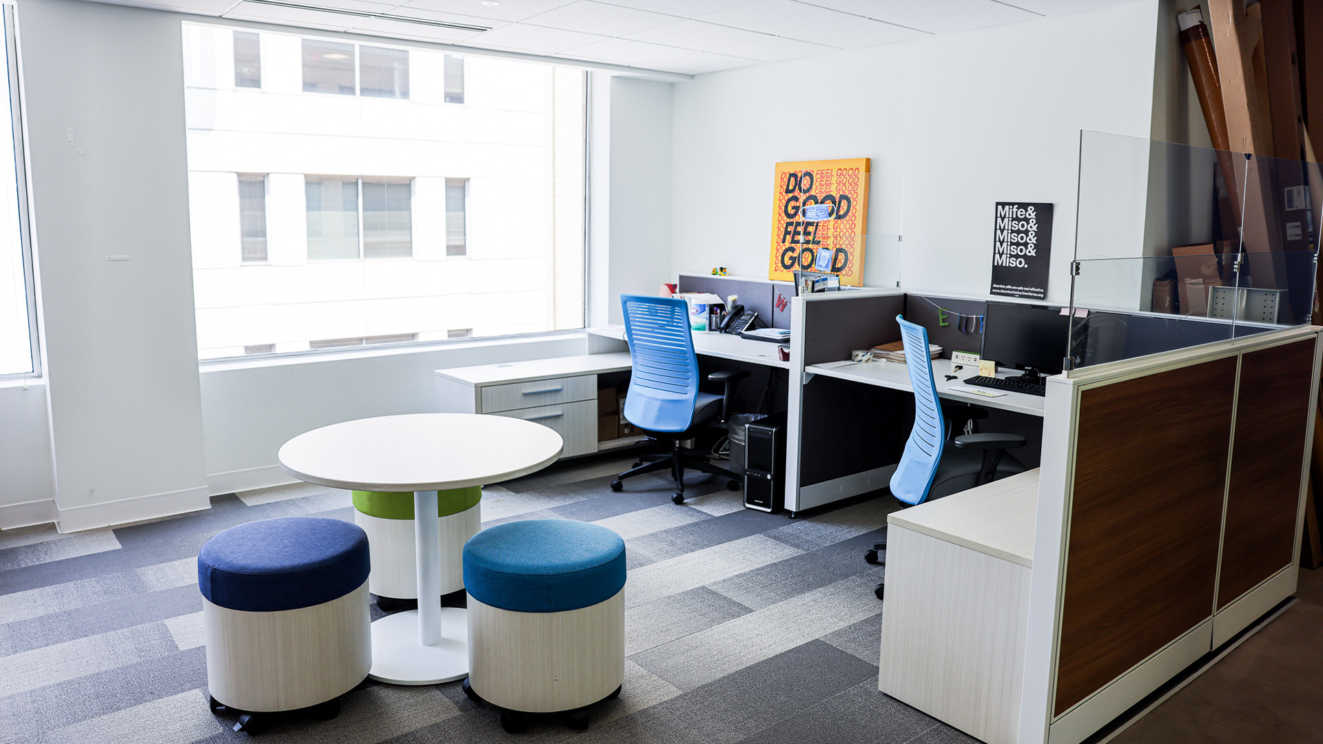 DC-1325-G-St-NW-workstations