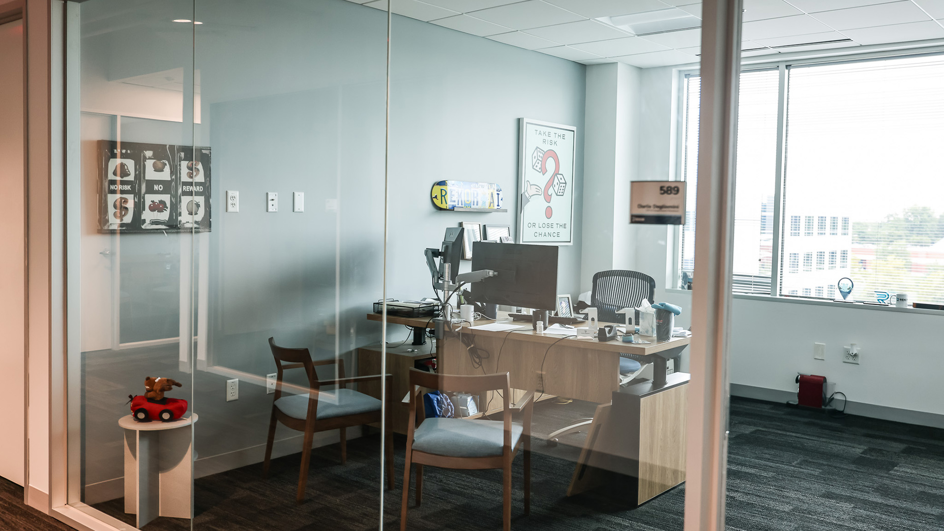 MD-6731-Columbia-Gateway-Drive-window-office